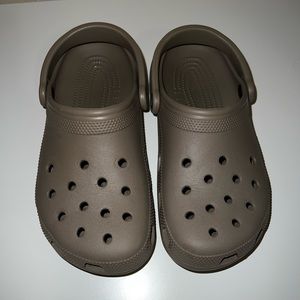 Brown Crocs M6/W8